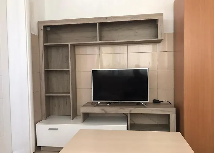 Rei Apartments